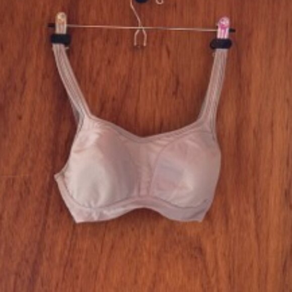 Chantelle Bra - High Quality - 30DDDD/30F - Picture 1 of 5